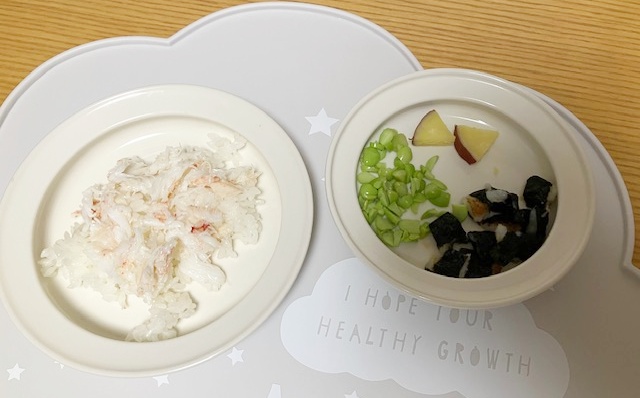 息子に作った毛蟹丼と長いもの海苔巻き焼き